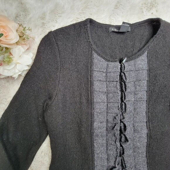 A Giannetti 100% Boiled Wool Two Tone Ruffle Accent Full Zip Sweater Size M - Picture 4 of 10